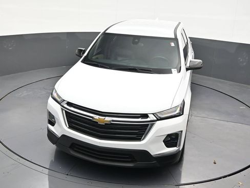 Used 2023 Chevrolet Traverse LS image 23