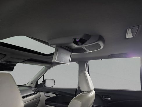 Used 2020 Honda Pilot Touring image 18