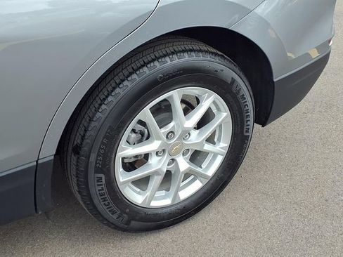 Used 2024 Chevrolet Equinox LT FWD image 28