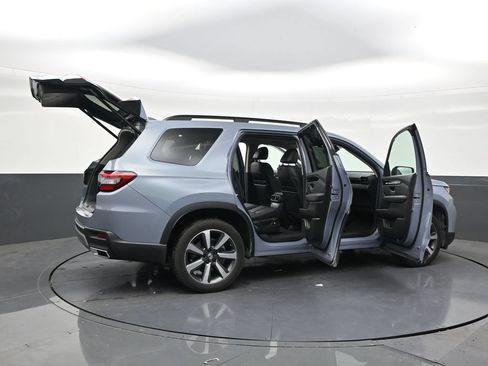 Used 2024 Honda Pilot Touring image 27