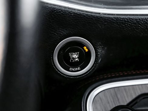 Used 2015 Dodge Challenger R/T Plus image 23