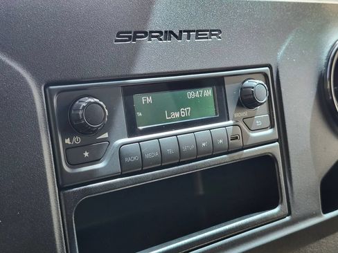 Used 2025 Mercedes-Benz Sprinter 2500 image 18