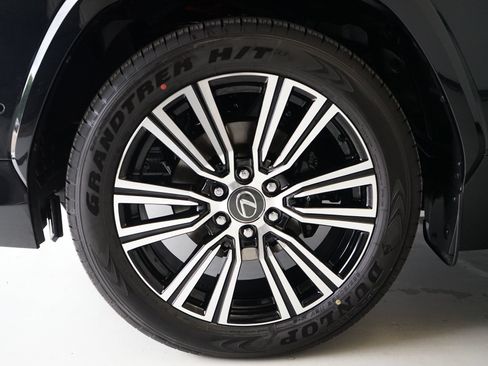 Used 2026 Lexus LX 700h Luxury w/ Appearance Package AWD/4WD image 39