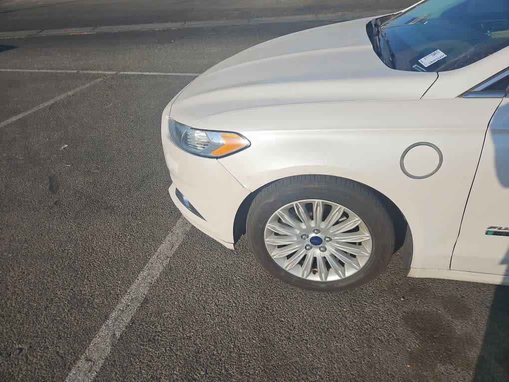 Used 2016 Ford Fusion Energi SE FWD image 3