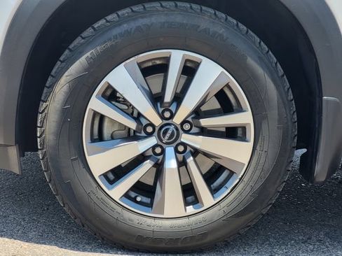 Certified 2022 Nissan Pathfinder SL w/ SL Black Package FWD image 7