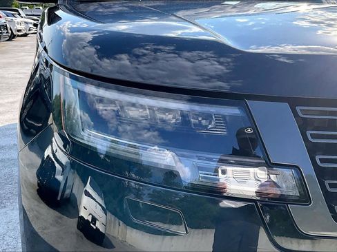 Used 2023 Land Rover Range Rover Autobiography image 27