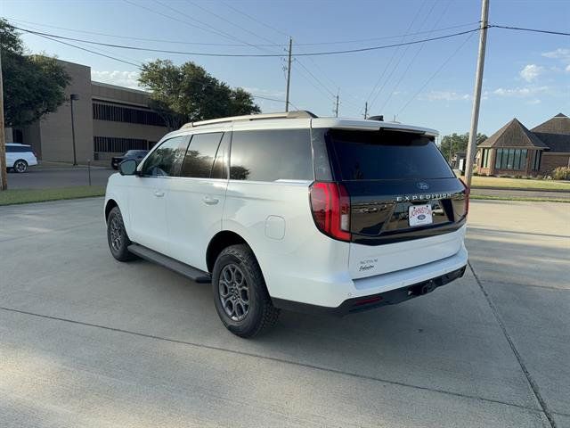 Used 2025 Ford Expedition Active RWD image 5