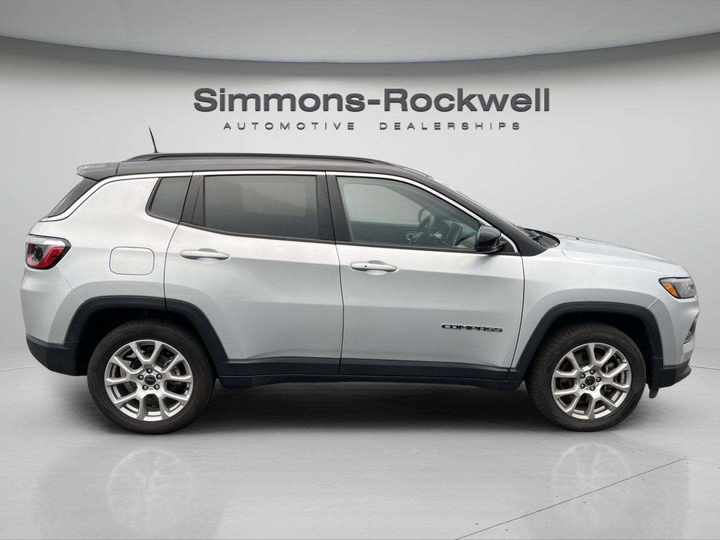 Used 2025 Jeep Compass Limited AWD/4WD image 6