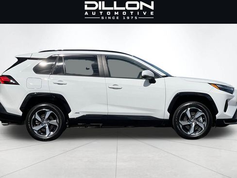 Used 2025 Toyota RAV4 SE AWD/4WD image 3