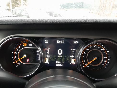 Used 2021 Jeep Wrangler Sport S image 19