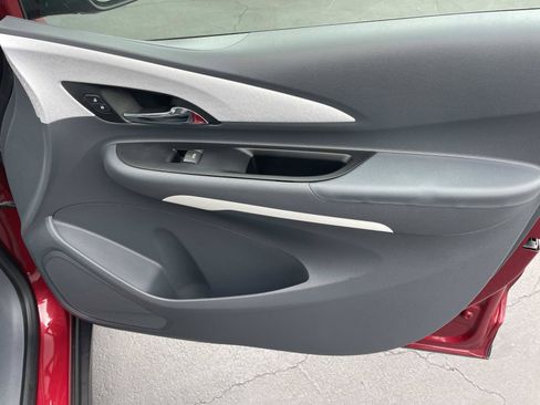 Used 2019 Chevrolet Bolt LT FWD image 27