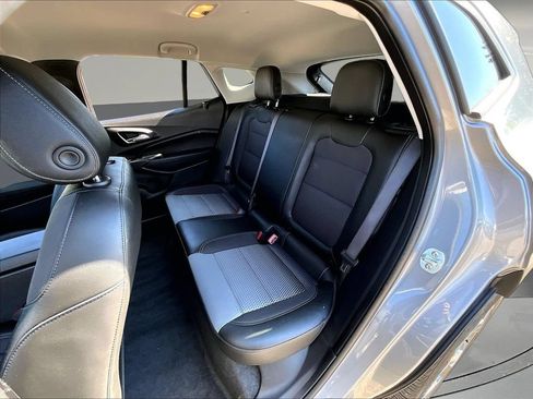 Used 2025 Chevrolet Trax LT w/ LT Convenience Package FWD image 24