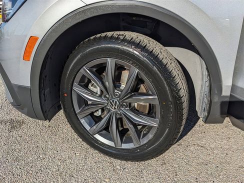Certified 2023 Volkswagen Tiguan SE w/ Panoramic Sunroof Package image 33