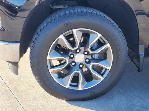 Used 2022 Chevrolet Silverado 1500 LT image 11