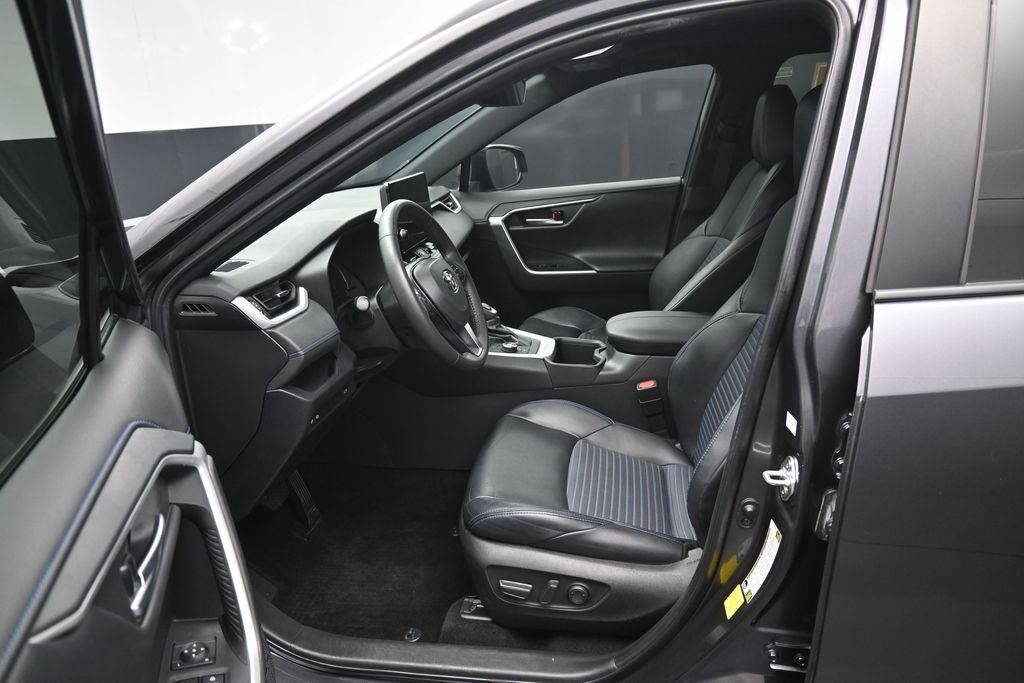 Used 2024 Toyota RAV4 XSE AWD/4WD image 9