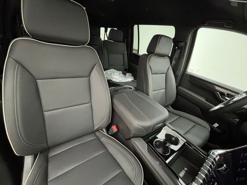 New 2026 GMC Yukon XL Elevation w/ LPO, Elevation Black Package image 39