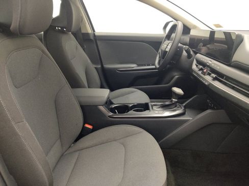 Used 2025 Kia K4 FWD image 21