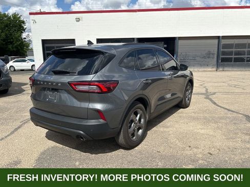 Used 2025 Ford Escape ST-Line w/ Tech Pack #1 FWD image 3