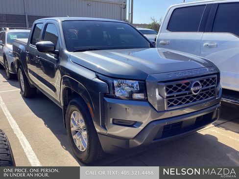 Used 2022 Nissan Frontier SV RWD image 3