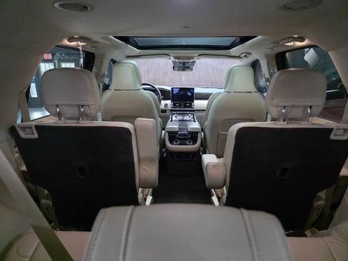 Used 2019 Lincoln Navigator Reserve AWD/4WD image 9