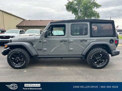 Used 2022 Jeep Wrangler Unlimited Sport AWD/4WD image 3