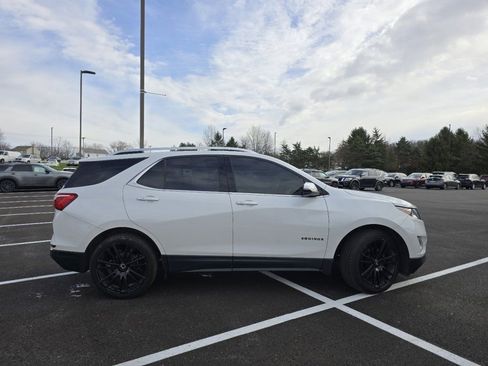 Used 2018 Chevrolet Equinox LT w/ Sun & Infotainment Package FWD image 14
