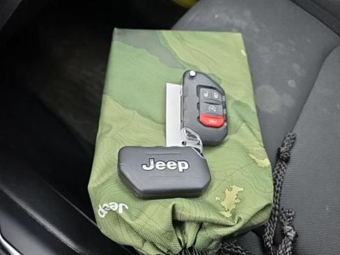 Used 2023 Jeep Wrangler Unlimited w/ Cold Weather Group image 15