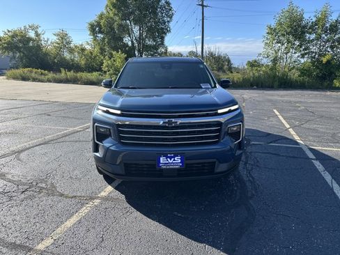 New 2026 Chevrolet Traverse LT w/ Sun and Wheel Package image 2
