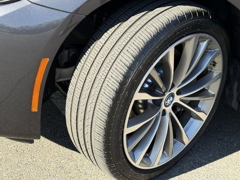 Certified 2023 BMW 530e w/ Convenience Package image 17