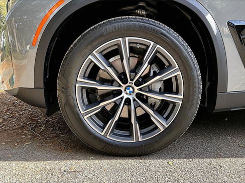 Used 2025 BMW X5 xDrive40i w/ M Sport Package image 31