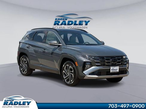 Used 2025 Hyundai Tucson Limited AWD/4WD image 1