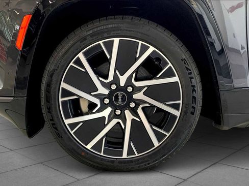 New 2025 Jeep Wagoneer S Limited image 9