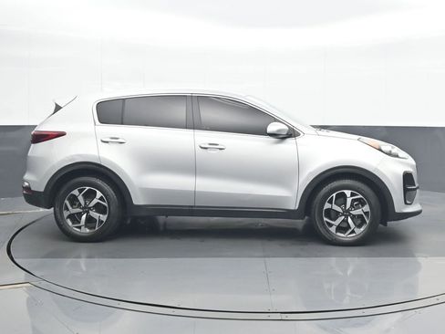 Used 2022 Kia Sportage LX image 7