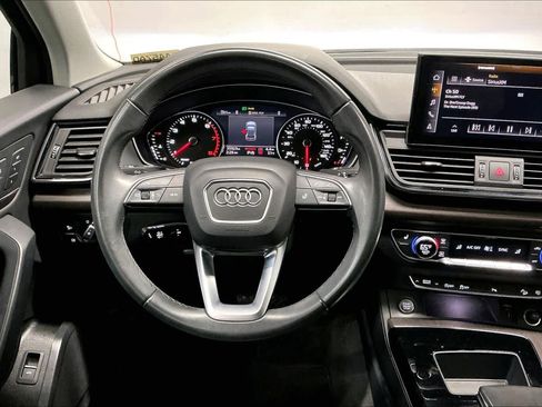 Used 2023 Audi Q5 2.0T Premium w/ Convenience Package image 8