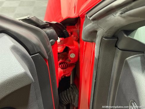 Used 2015 Dodge Challenger SRT Hellcat image 30