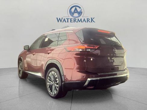 Used 2025 Nissan Rogue Platinum AWD/4WD image 2