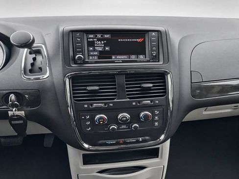 Used 2017 Dodge Grand Caravan SE w/ Power Window Group FWD image 22