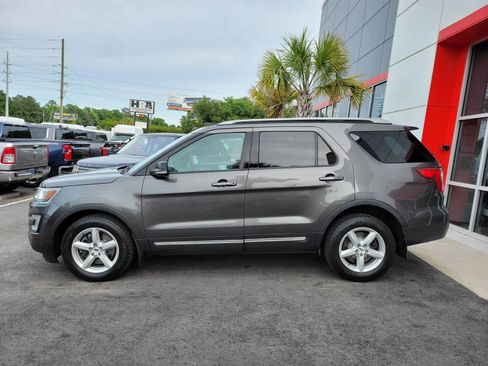 Used 2016 Ford Explorer XLT AWD/4WD image 8
