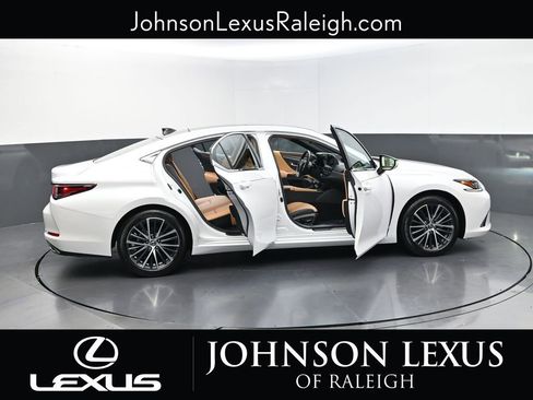 Used 2025 Lexus ES 350 w/ Premium Package FWD image 32