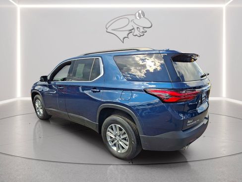 Used 2023 Chevrolet Traverse LT w/ Rear Camera Mirror Package AWD/4WD image 3