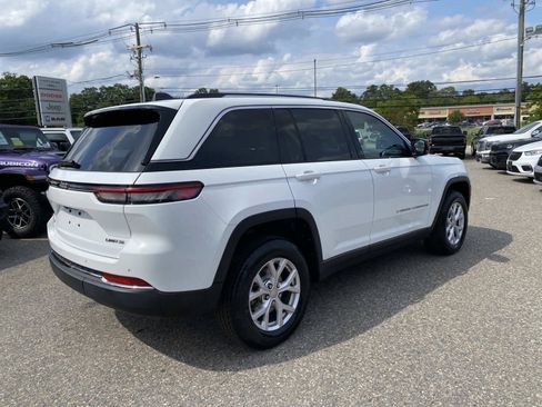 Certified 2022 Jeep Grand Cherokee Limited AWD/4WD image 3