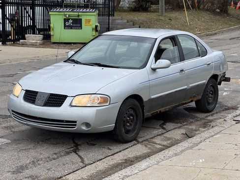 Used 2004 Nissan Sentra S w/ Road Trip Pkg FWD image 1