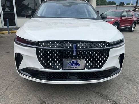 Used 2025 Lincoln Nautilus Reserve AWD/4WD image 4