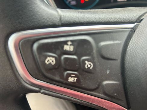 Used 2018 Chevrolet Equinox LS image 18