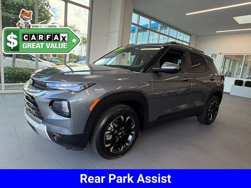 Certified 2021 Chevrolet TrailBlazer LT w/ Driver Confidence Package FWD image 3