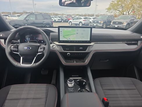Certified 2025 Ford Explorer ST-Line w/ Premium Package AWD/4WD image 26