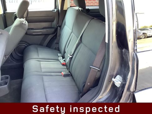 Used 2011 Dodge Nitro SXT image 11