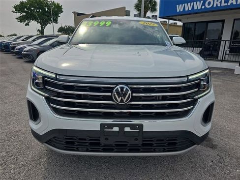Used 2025 Volkswagen Atlas SE FWD image 2