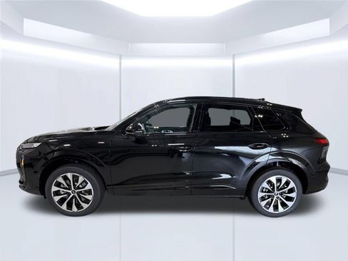 New 2026 Audi Q3 quattro 2.0T AWD/4WD image 2