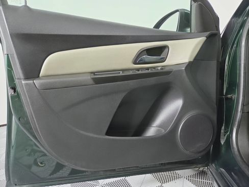 Used 2014 Chevrolet Cruze LT FWD image 13